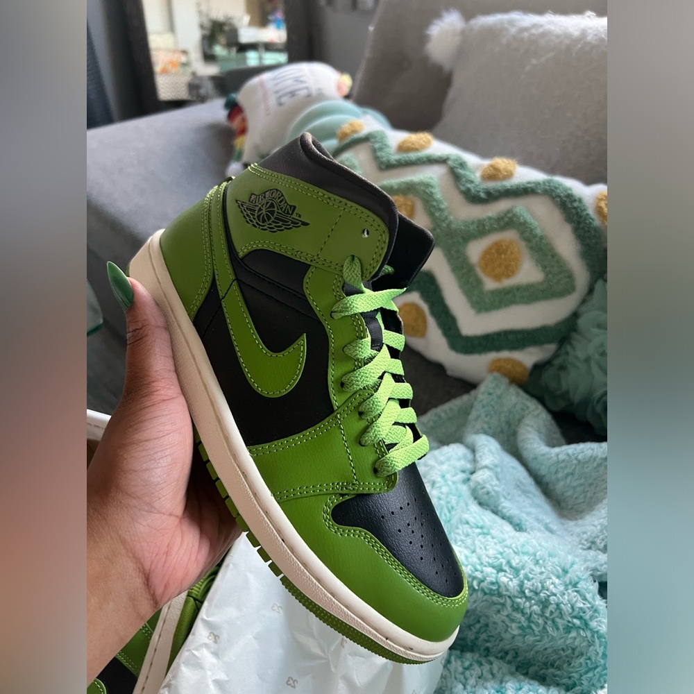 Nike Air Jordan 1 Mid